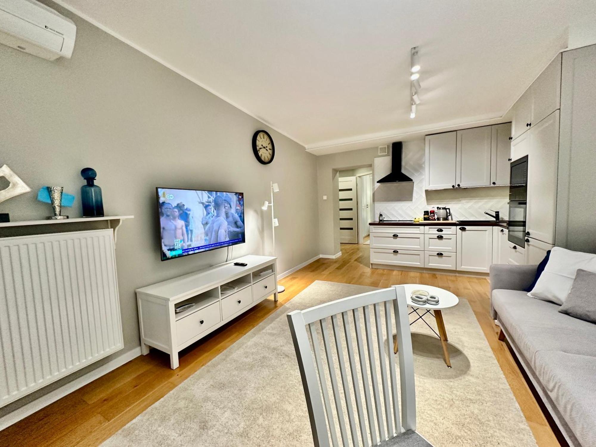 Smyk Wifi 1gbs 70tv Max Appletv Netflix Apartament Warszawa